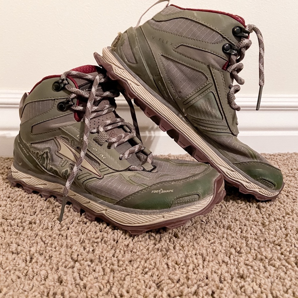 Women’s Lone Peak Altra Hiking Boot size 8
